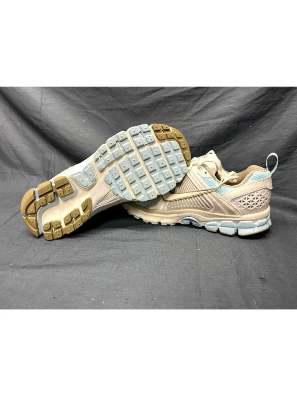 Nike Vomero 5 (GS) Sneakers Mesh Glacier Blue Sail Boys Size 5.5 FLOOR MODEL!
